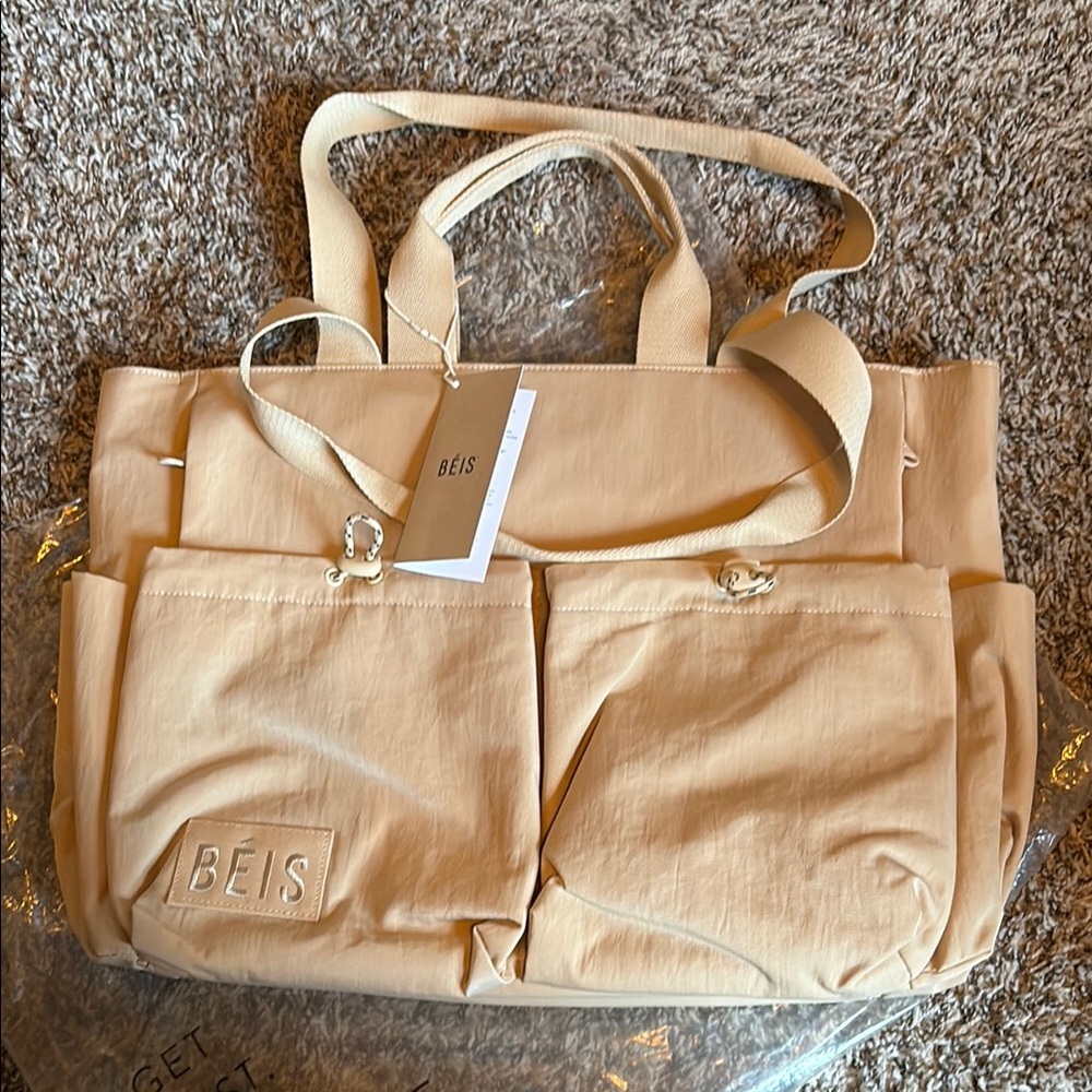 NWT Beis Sport Carryall